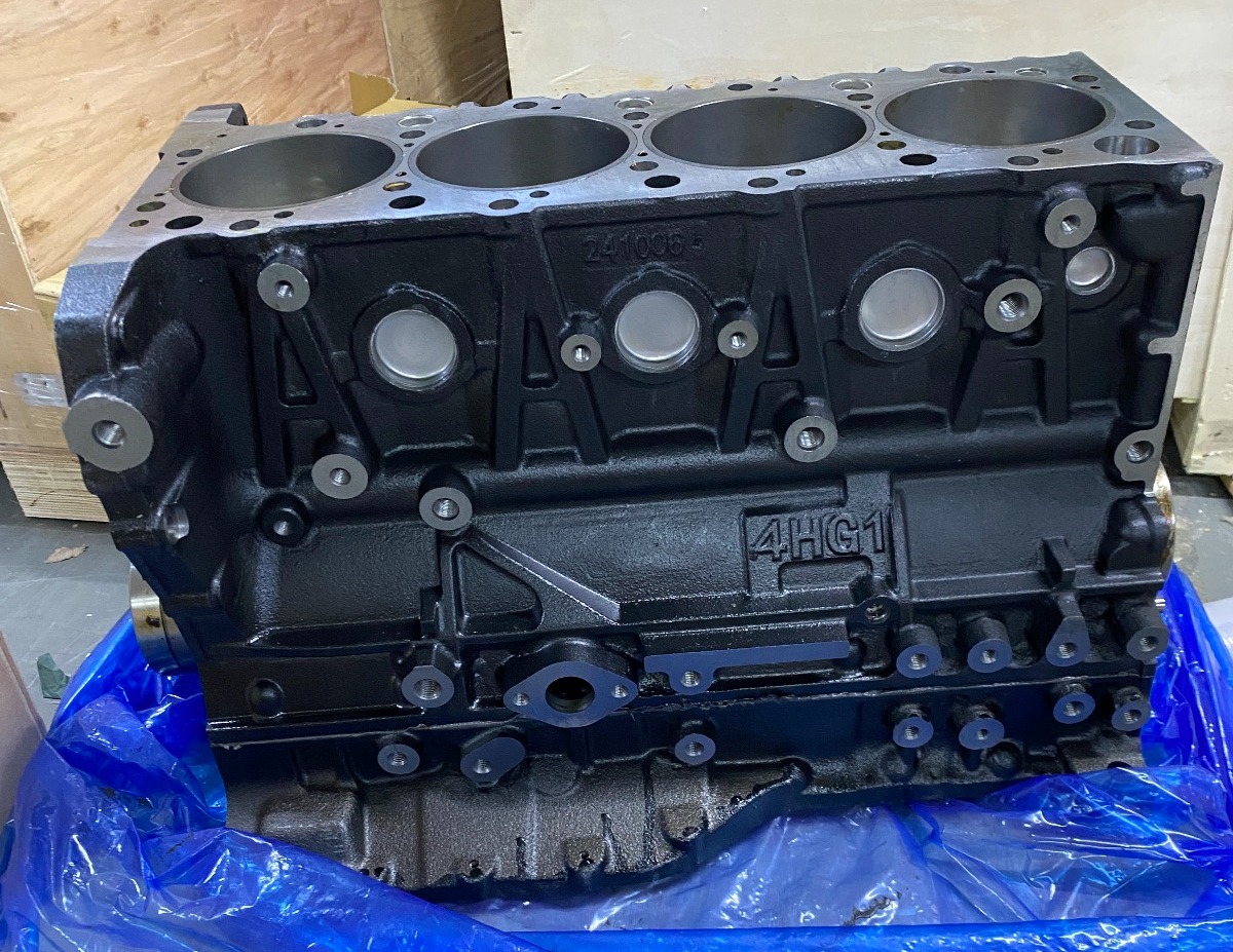 Блок цилиндров Isuzu 4HG1 в сборе
