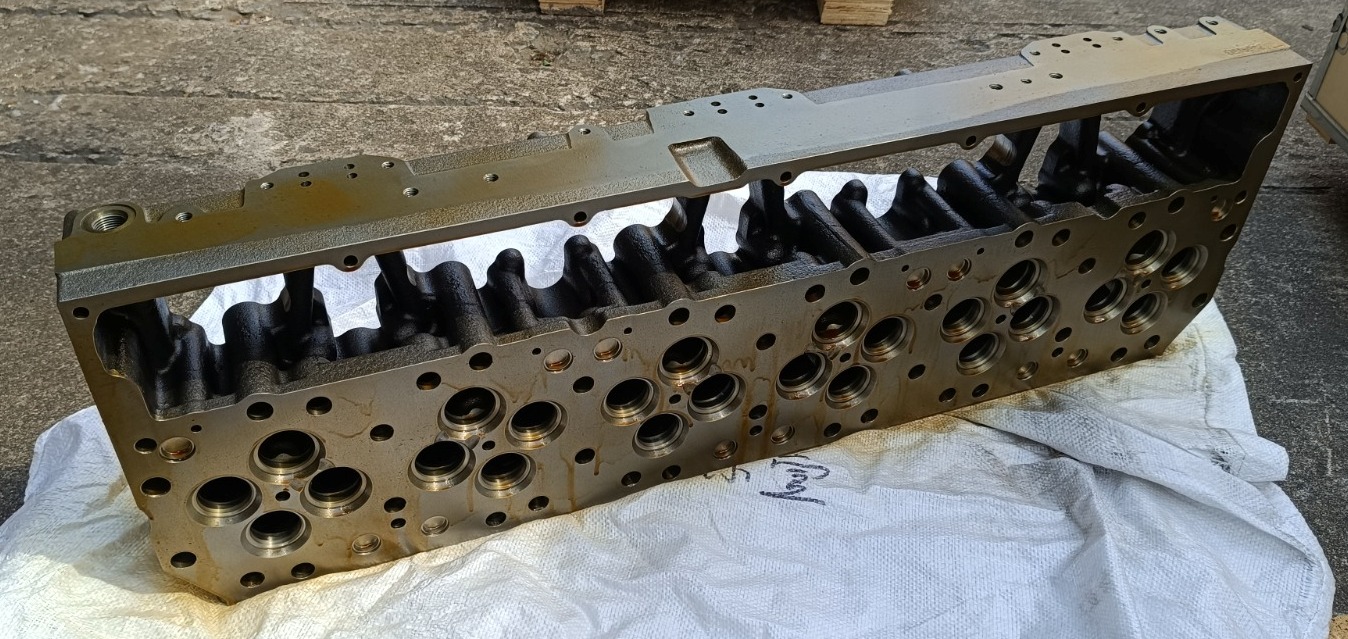 Головка блока цилиндров Caterpillar C12