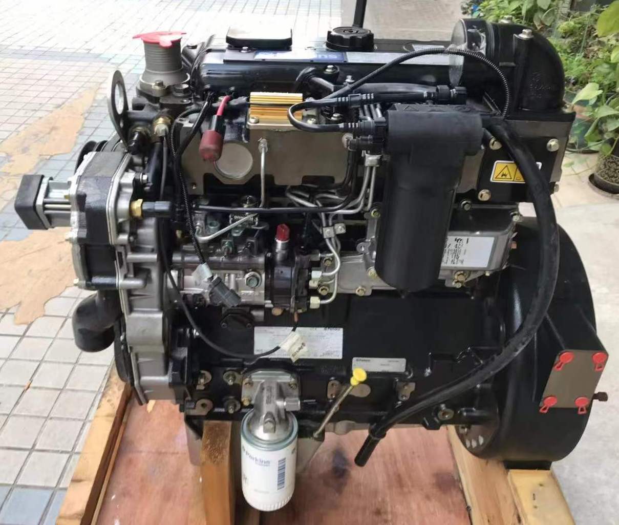 Двигатель Perkins 1104C-44TA в сборе