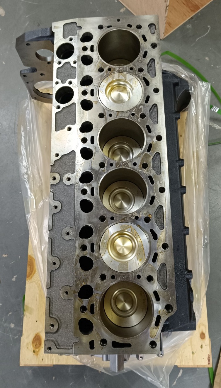 Блок цилиндров Deutz TCD 2012 L06 2V/Volvo D6E в сборе (Short block)