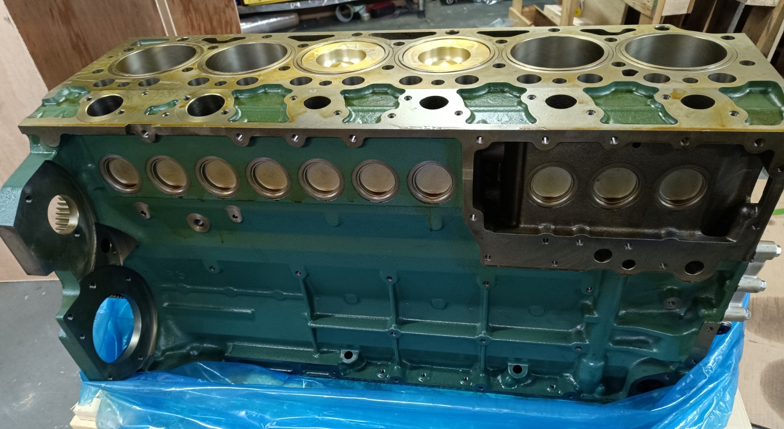Блок цилиндров Deutz TCD 2013 L06 2V
