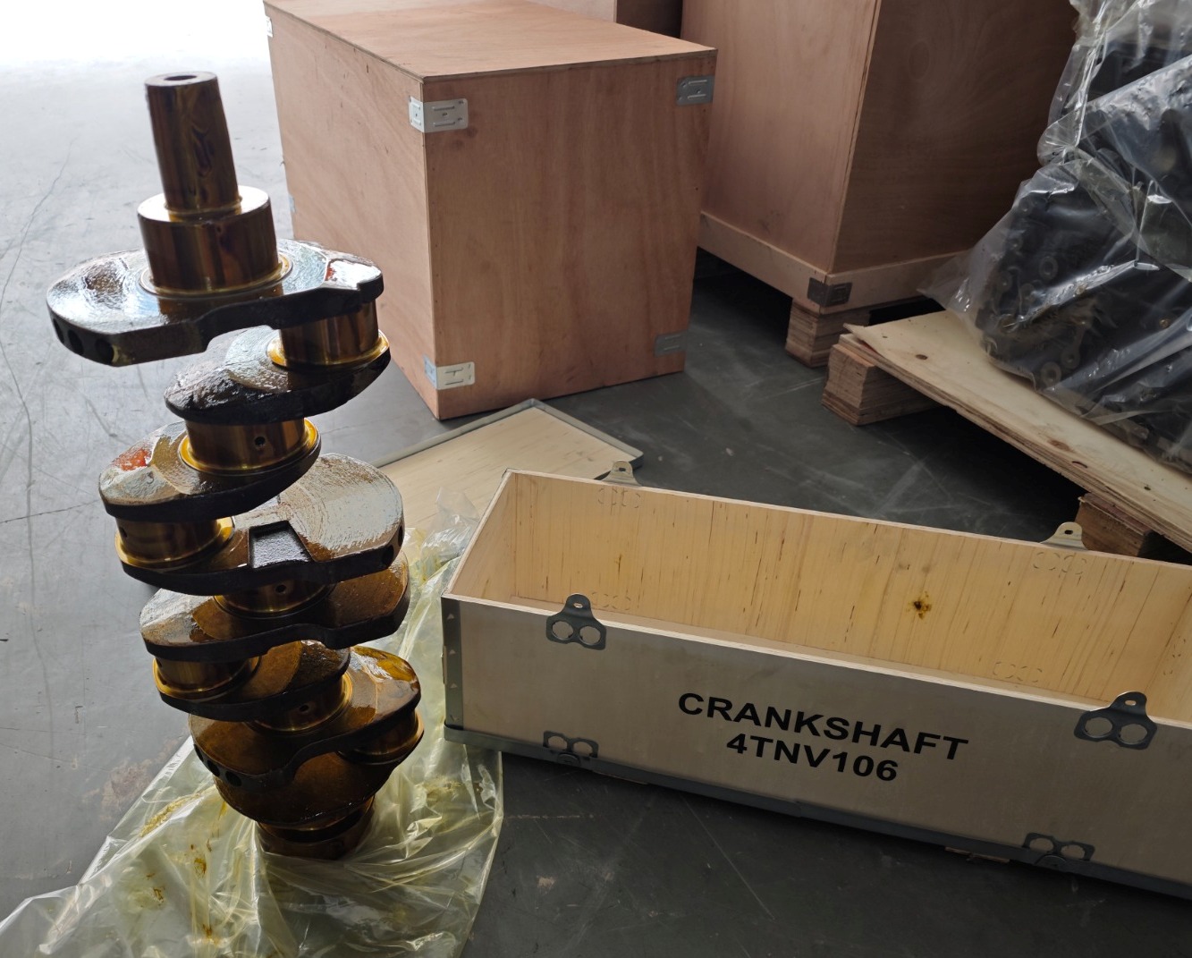Коленчатый вал для двигателей Komatsu S4D106 и Yanmar 4TNV106