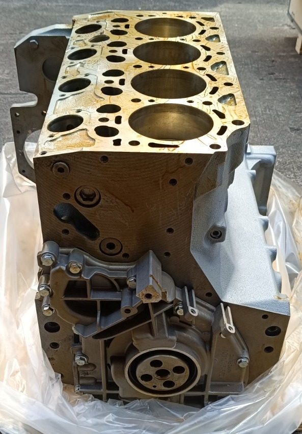 Блок цилиндров (short block) Deutz BF4M2012 / Volvo D4D в сборе (механика)