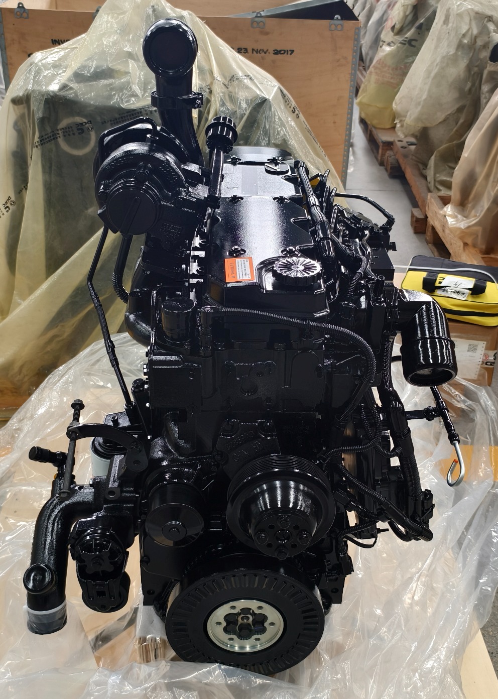 Двигатель в сборе QSB6.7 / SAA6D107E-1 для экскаватора Komatsu PC200-8
