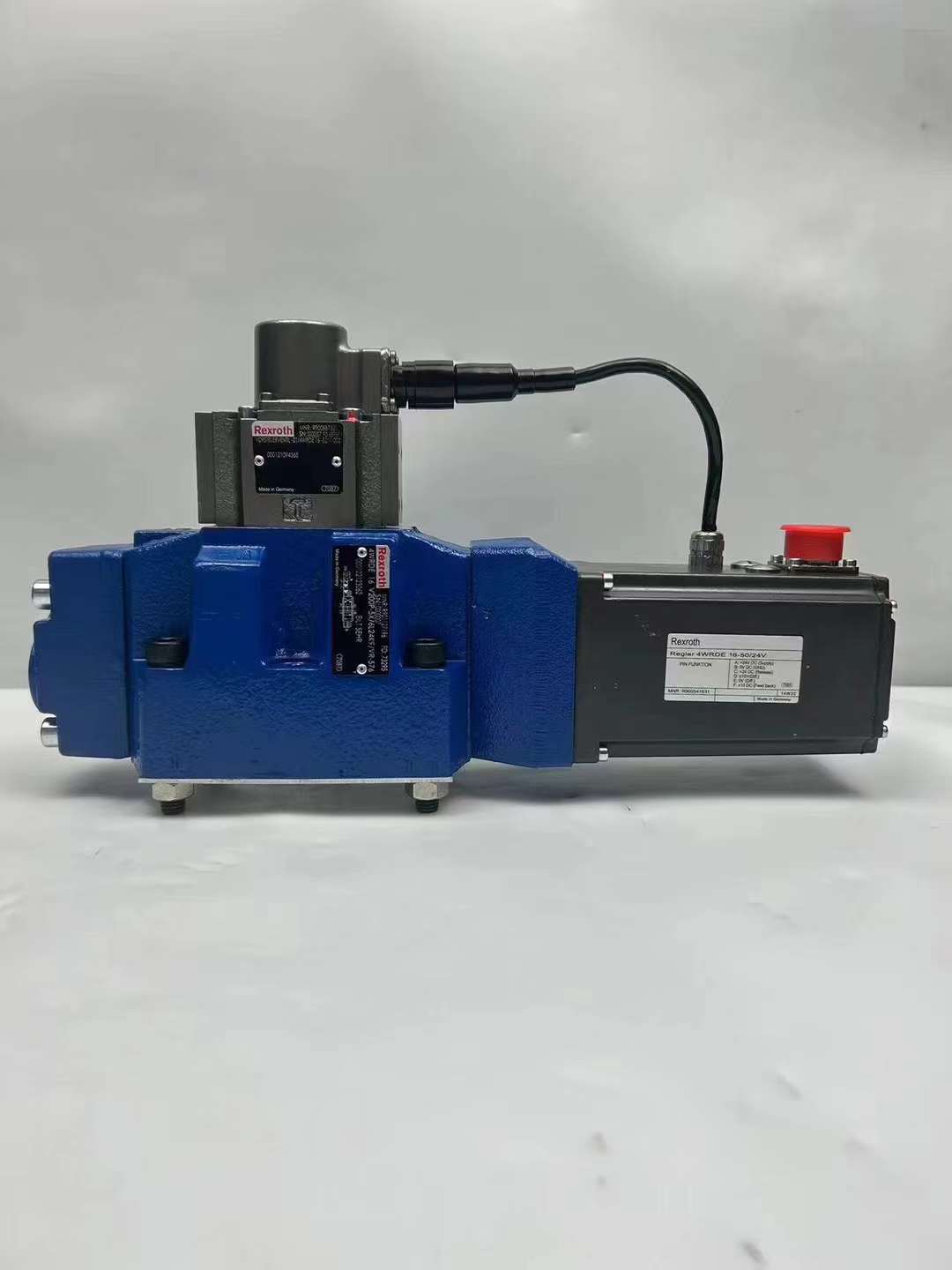 Гидрораспределитель Bosch Rexroth 4WRDE 16V200P-5X/6L24K9/VR-576