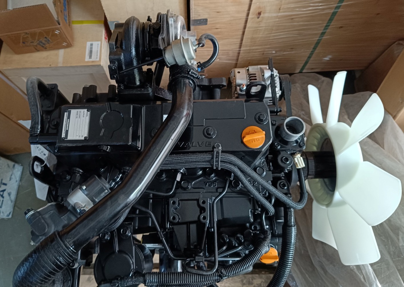 Двигатель 1-ой комплектации Yanmar 4TNV98T-GGECC