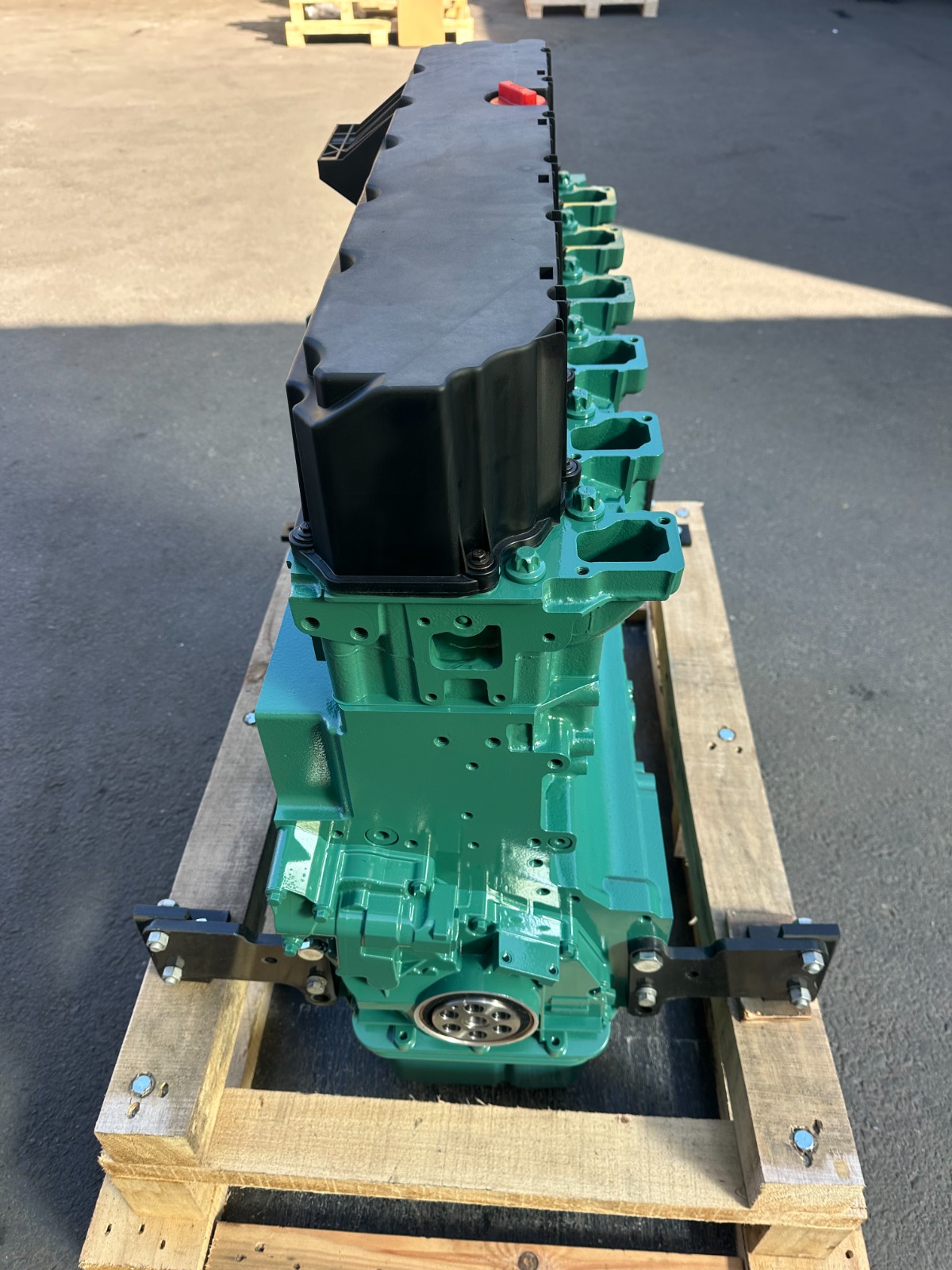 Двигатель Volvo D7E в комплектации Long block