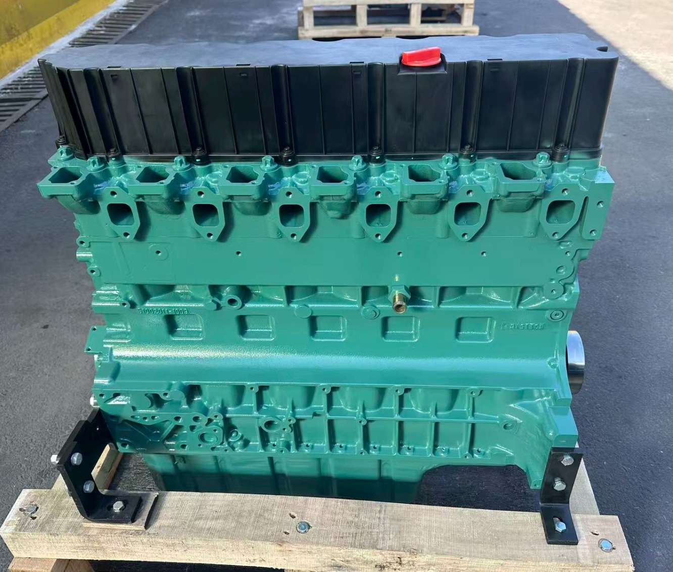 Двигатель Volvo D7E в комплектации Long block